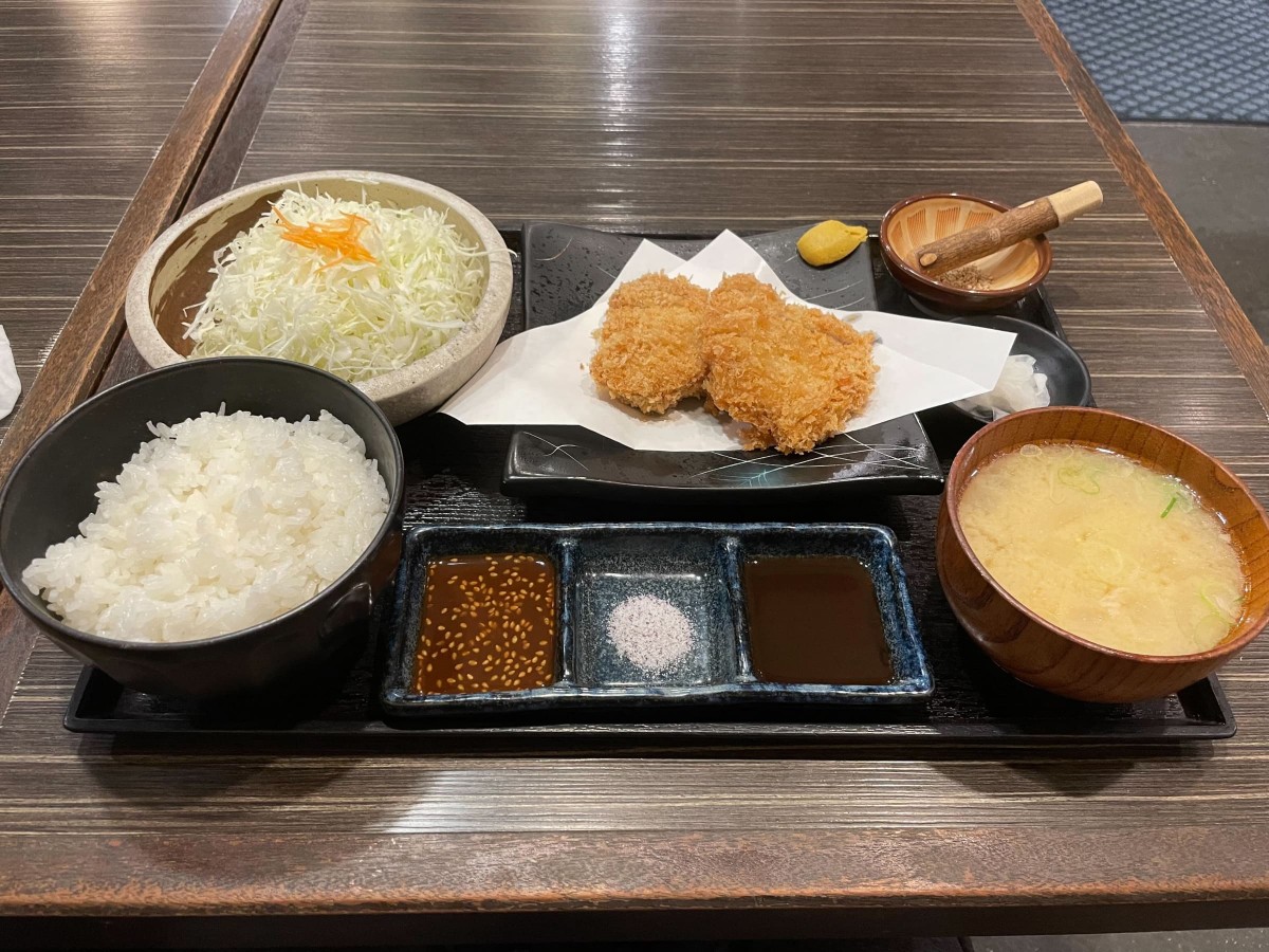 黒豚トンカツ定食の写真