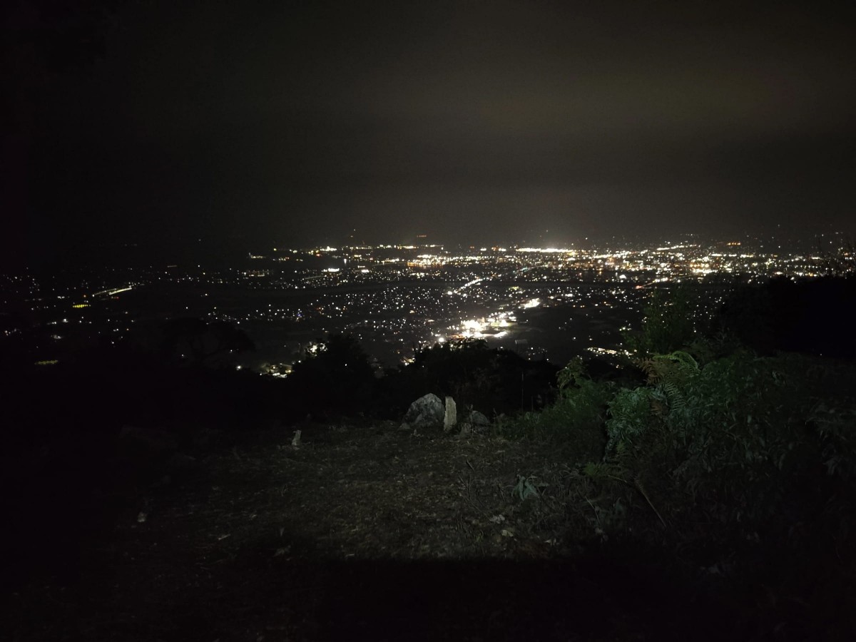 高岳から見下ろす八代の夜景