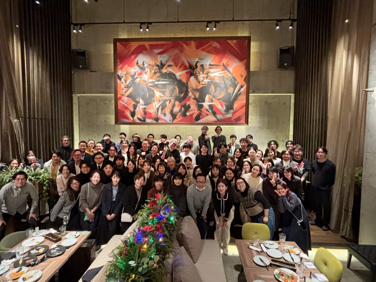 ディーゼロ忘年会の集合写真