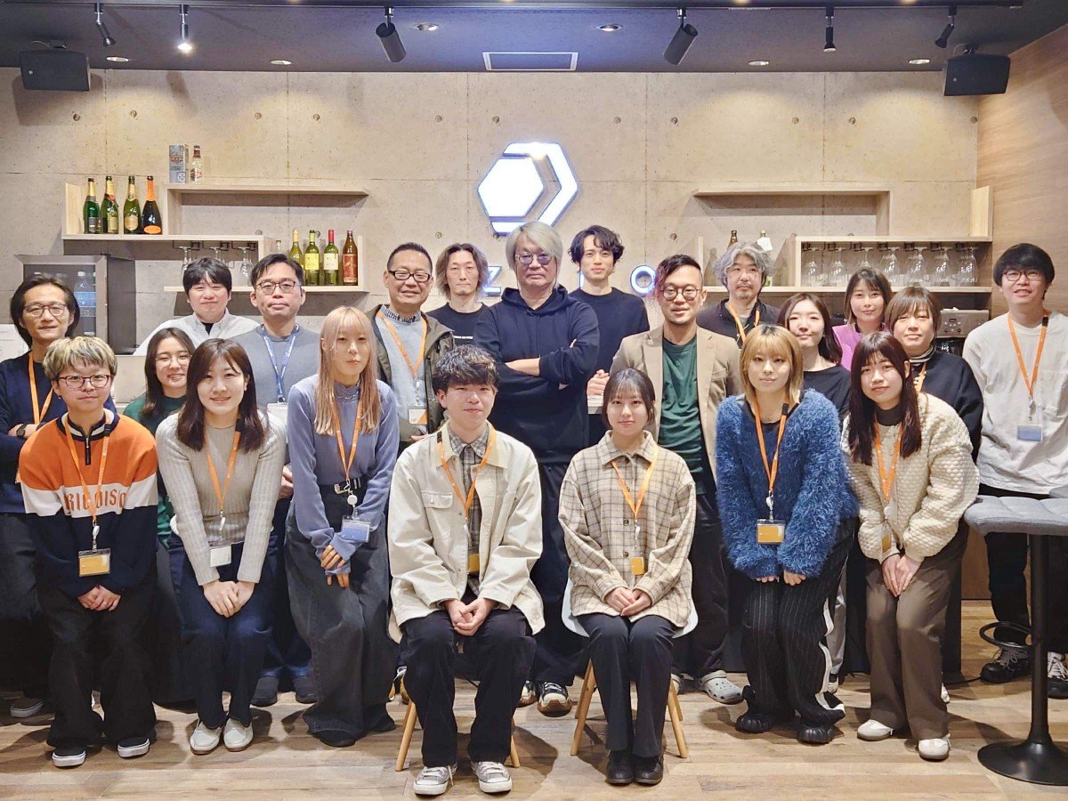 福岡オフィスでの集合写真